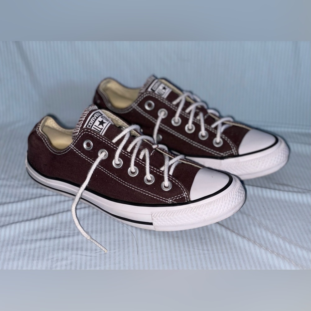 Brown women’s converse